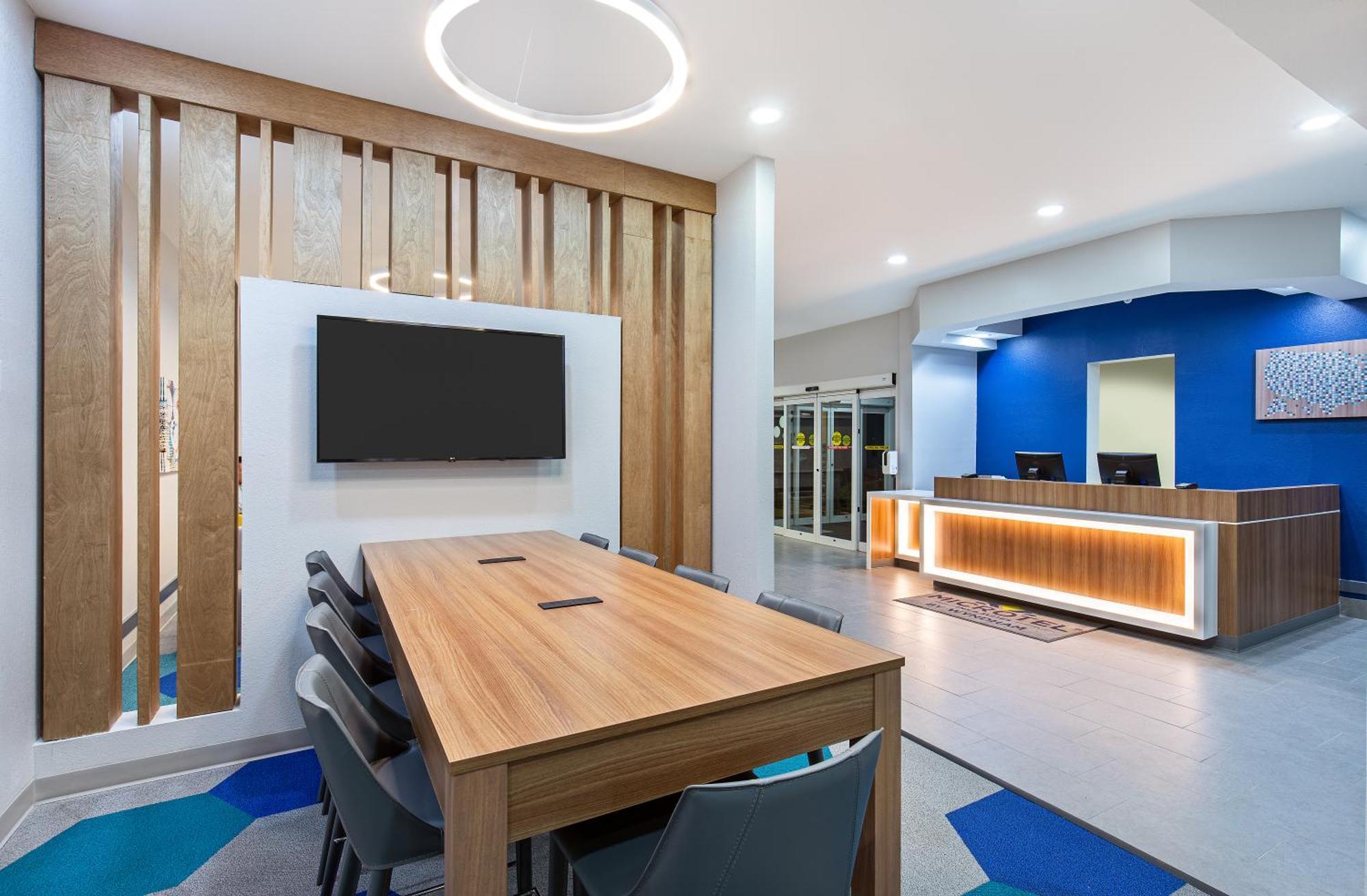 Microtel Inn & Suites Columbus North Εξωτερικό φωτογραφία