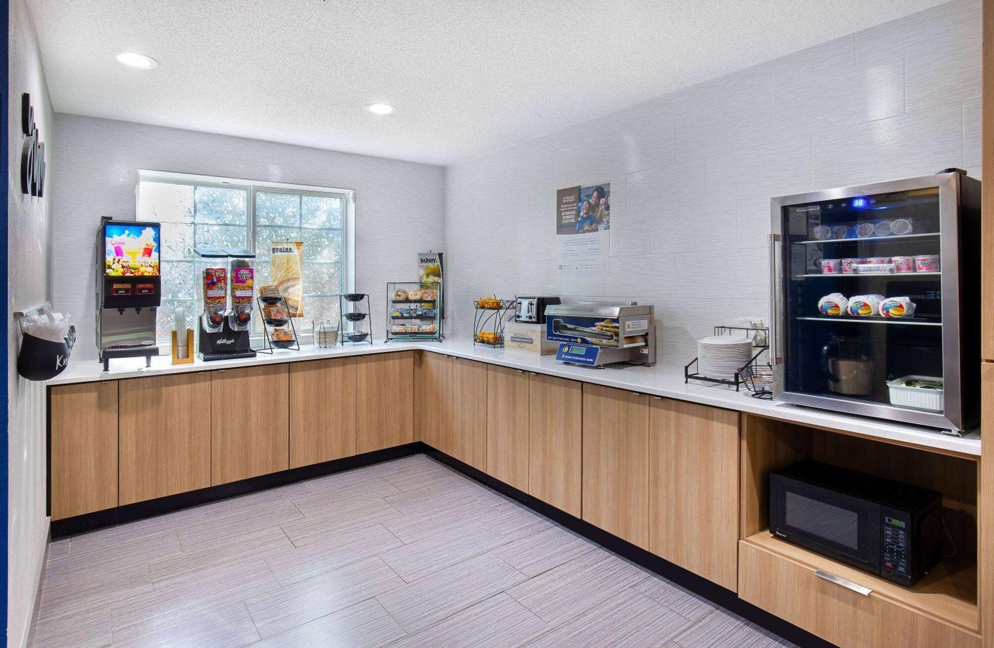 Microtel Inn & Suites Columbus North Εξωτερικό φωτογραφία